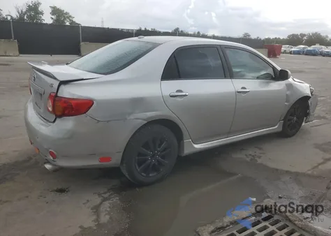 2010 Toyota Corolla Base z USA, uszkodzony, nr VIN 2T1BU4EE1AC446786